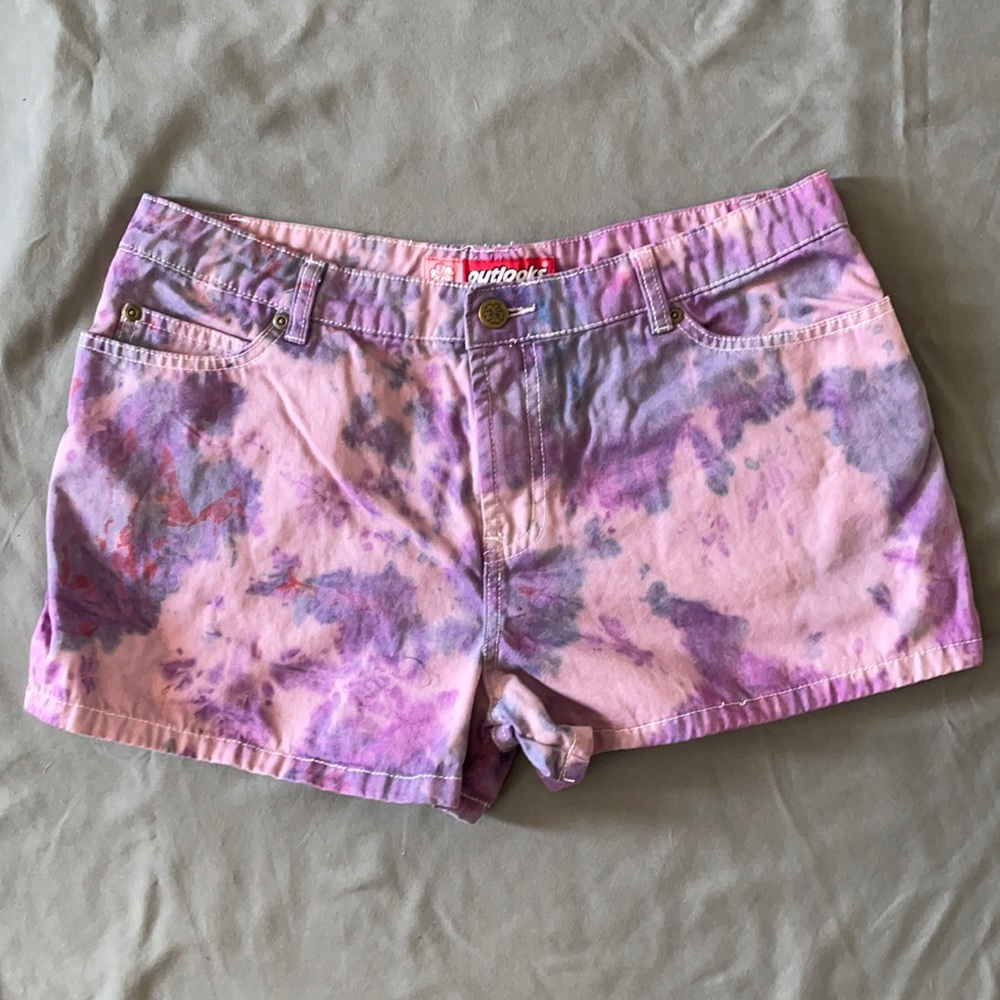 Clearance $7 Outlook juniors size 11 tie dye shorts purple